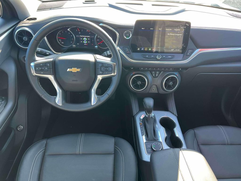 Used 2025 Chevrolet Blazer LT AWD/4WD image 12