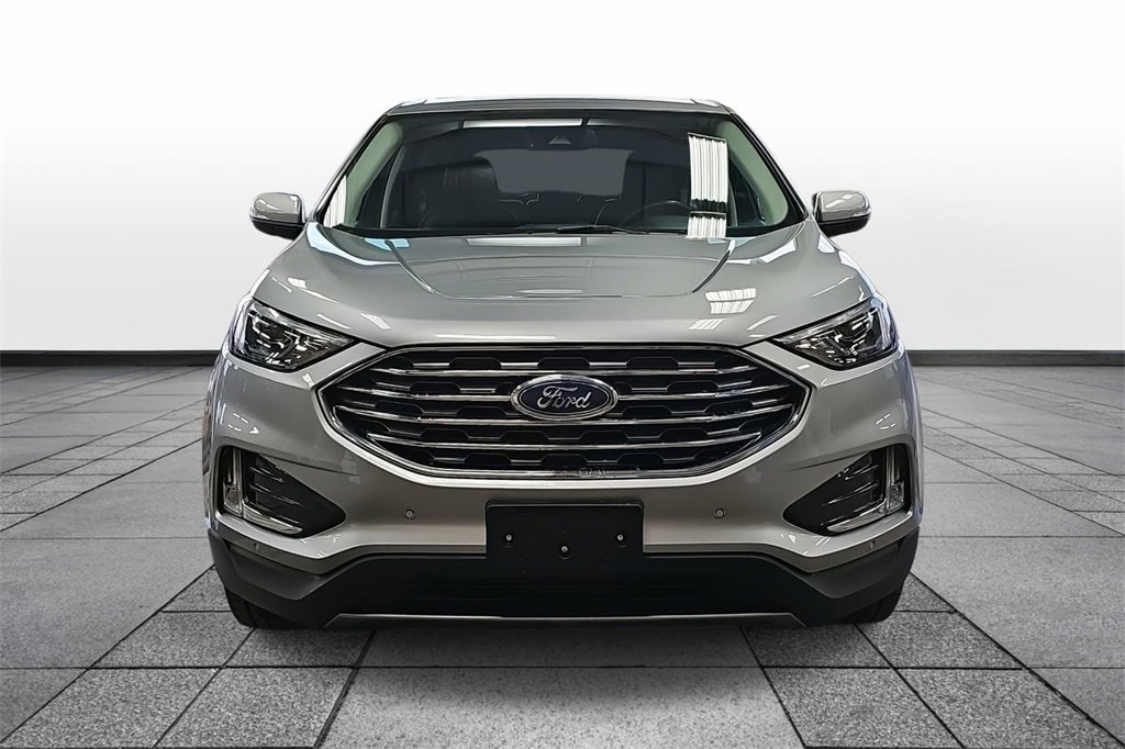 Used 2024 Ford Edge Titanium image 2