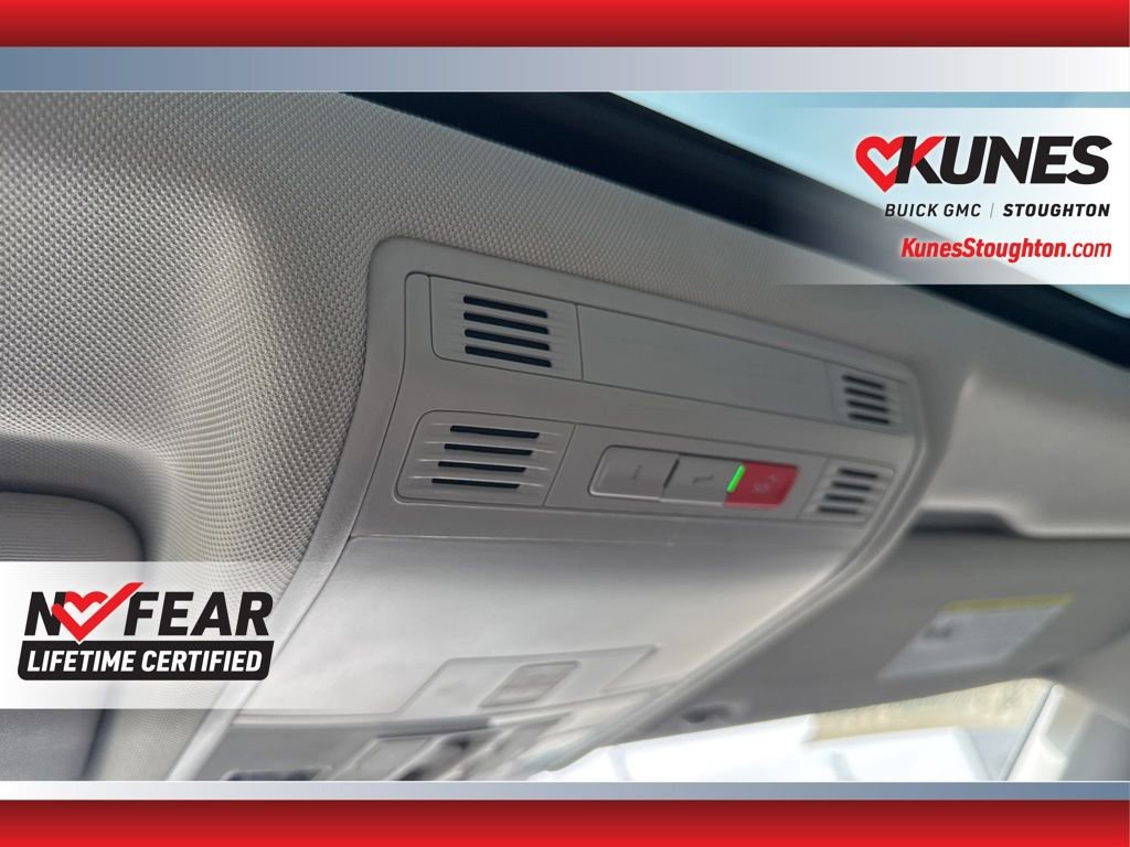 Used 2024 Volkswagen Tiguan SE image 34