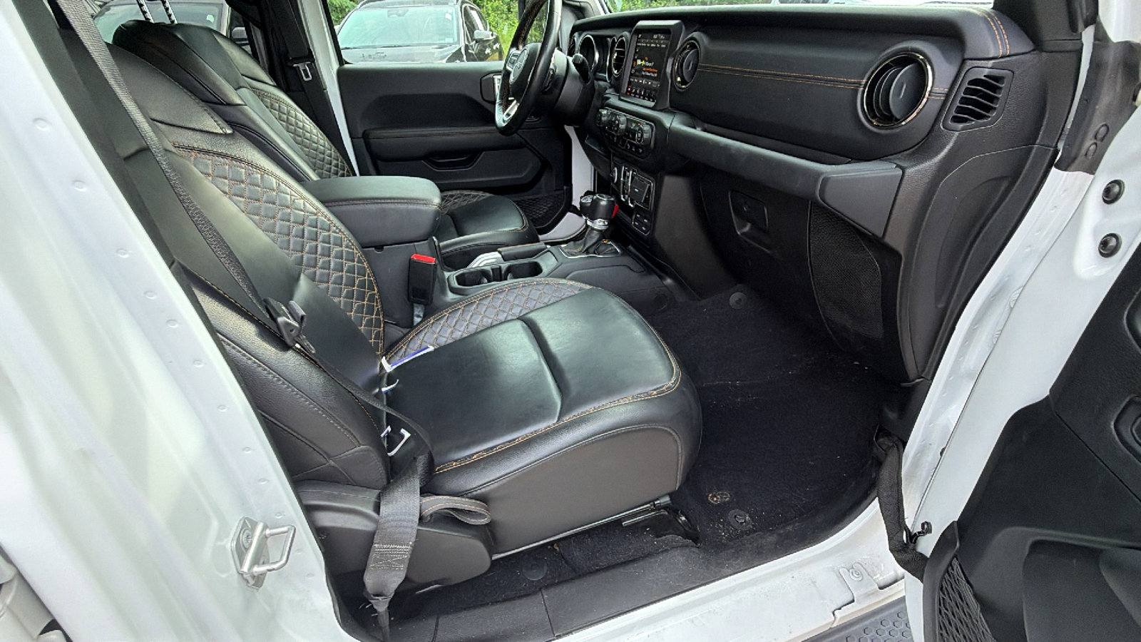 Used 2021 Jeep Wrangler Unlimited Sahara AWD/4WD image 19