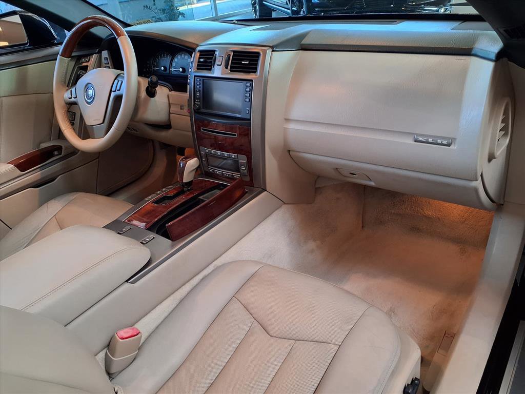 Used 2006 Cadillac XLR image 8