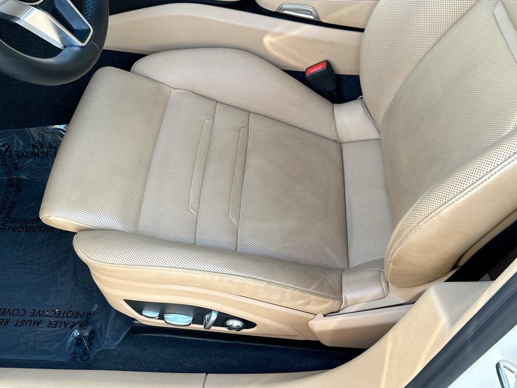 Used 2018 Porsche Panamera 4 AWD/4WD image 22
