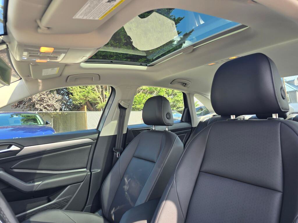 Used 2020 Volkswagen Jetta SE w/ SE Cold Weather Package FWD image 21