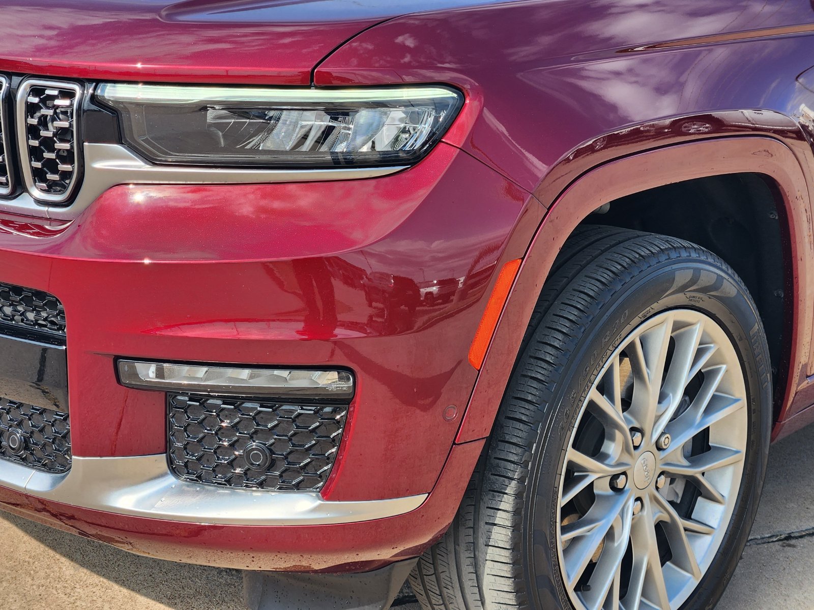 Used 2025 Jeep Grand Cherokee L Summit w/ Advanced Protech Group IV AWD/4WD image 9