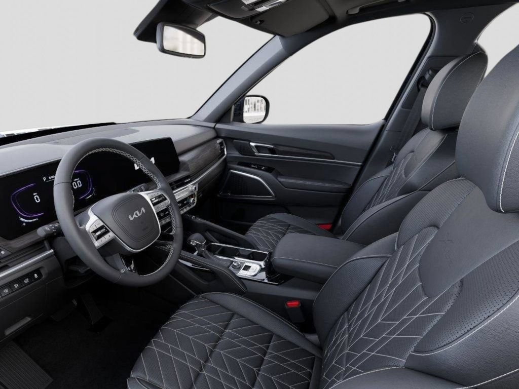Used 2025 Kia Telluride AWD image 17