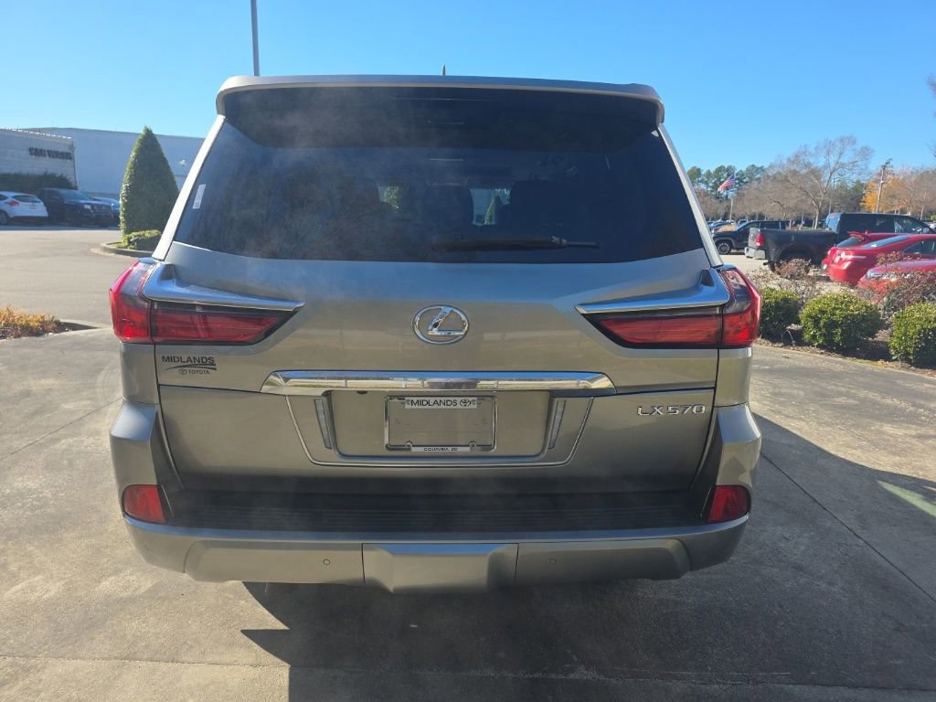 Used 2020 Lexus LX 570 4WD w/ 3rd Row & Luxury Pkg image 5
