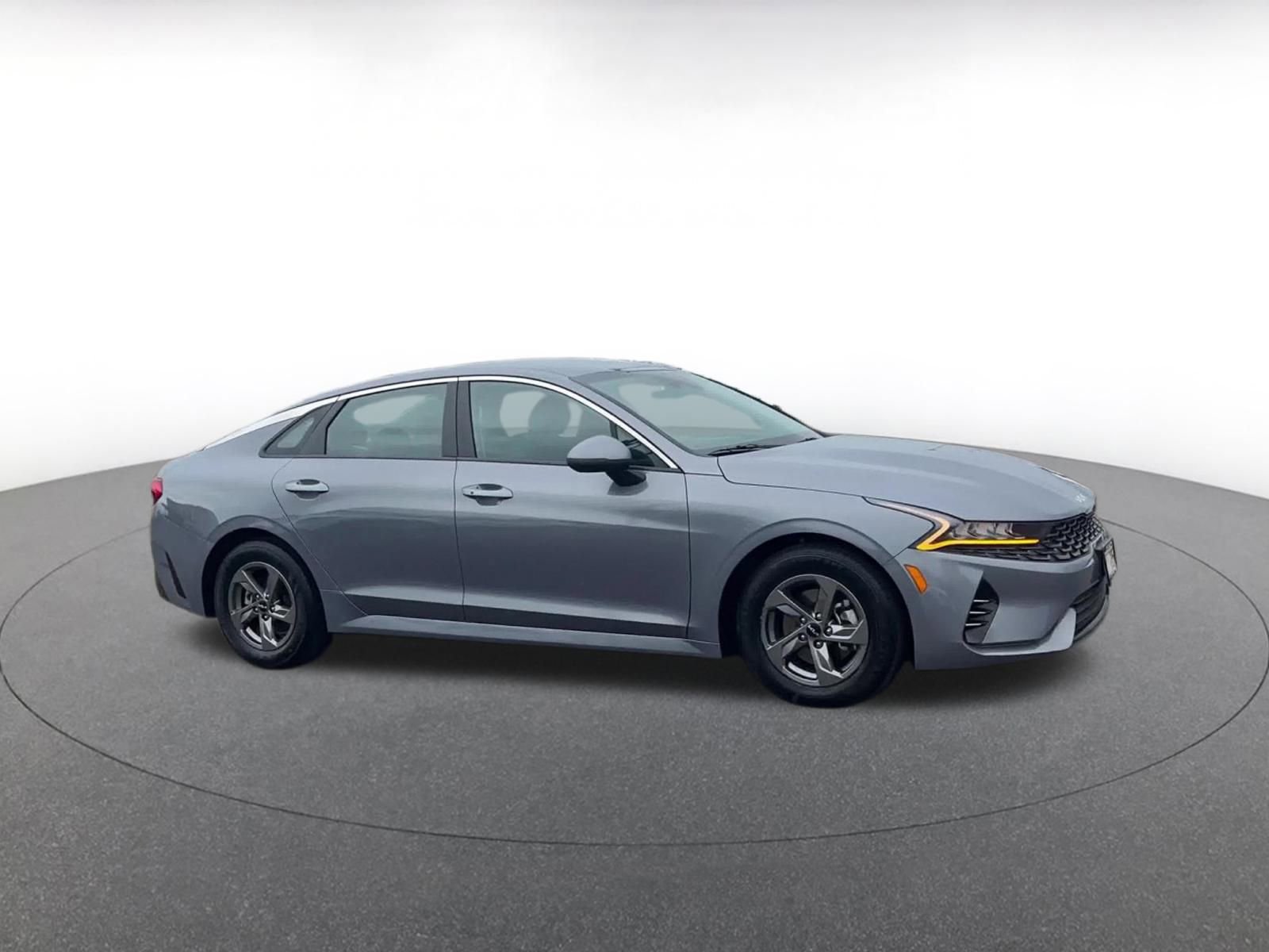 Used 2023 Kia K5 LXS image 2