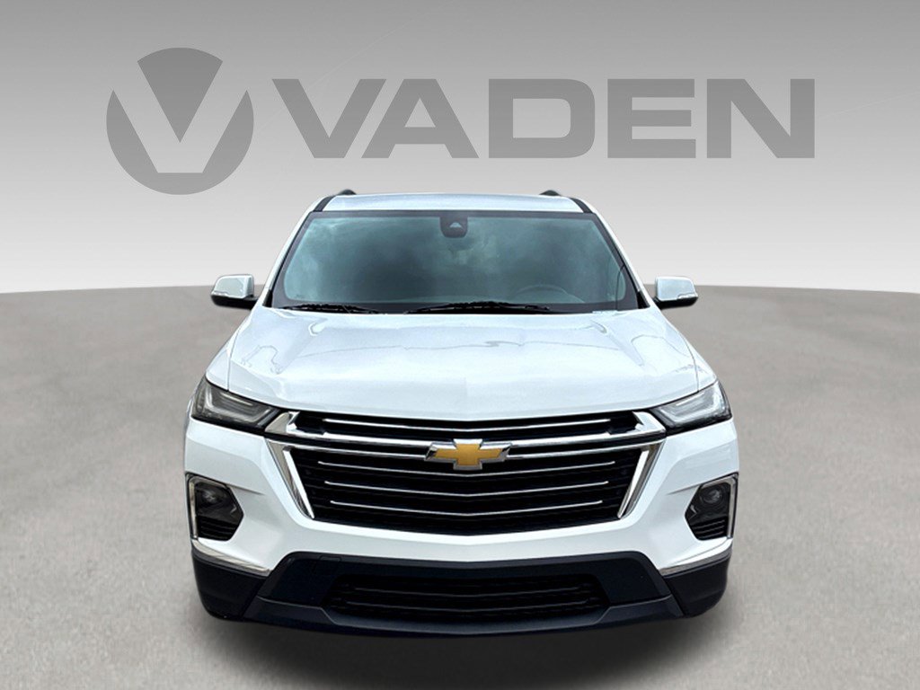Used 2023 Chevrolet Traverse LT FWD image 2