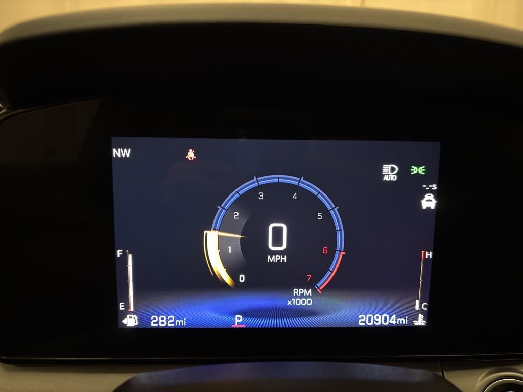 Used 2025 Chevrolet Trax LT w/ LT Convenience Package image 14