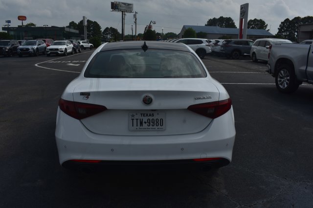 Used 2022 Alfa Romeo Giulia Ti AWD/4WD image 5