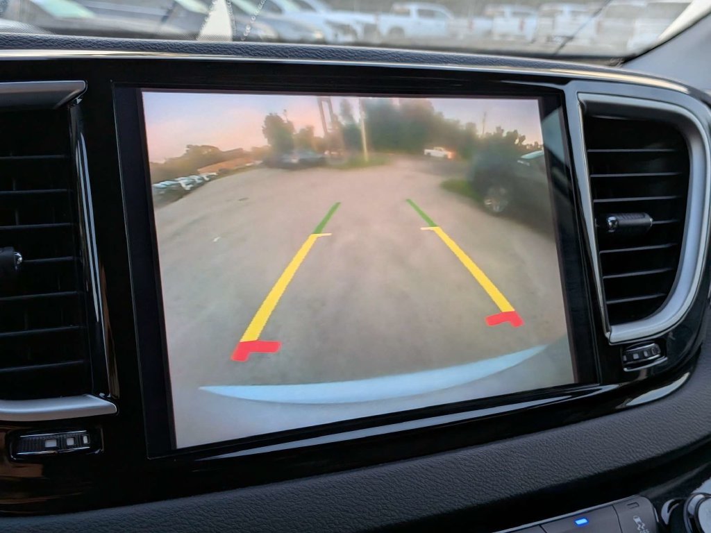 Used 2023 Chrysler Pacifica Touring-L FWD image 23