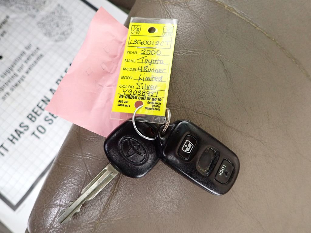 Used 2000 Toyota 4Runner Limited image 29
