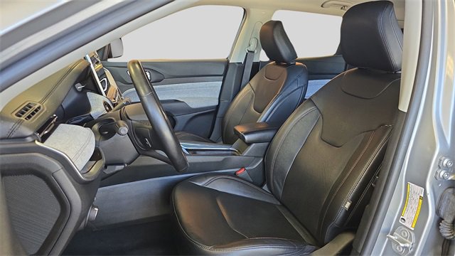 Used 2022 Jeep Compass Latitude image 11