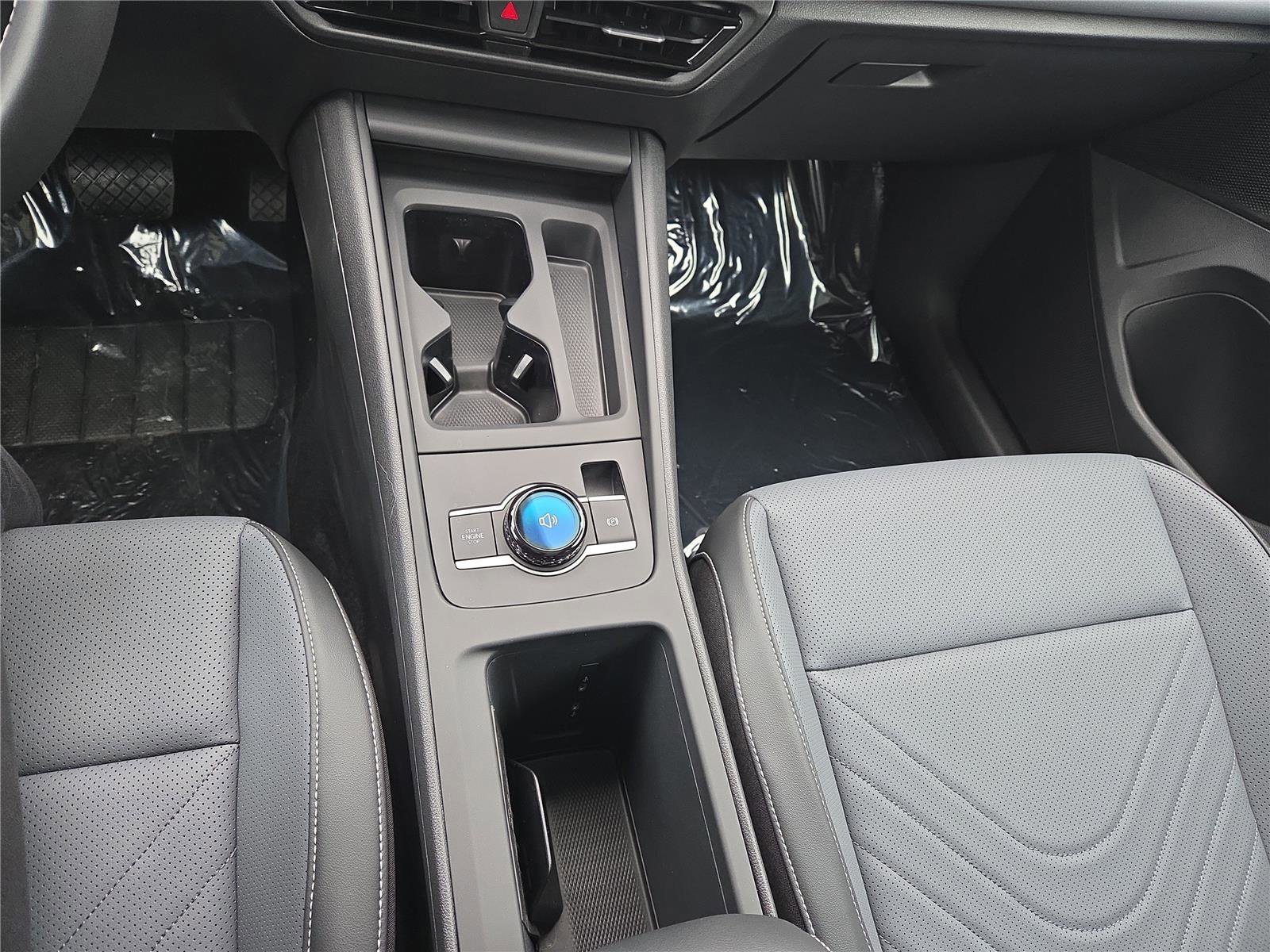 New 2026 Volkswagen Tiguan SE image 21