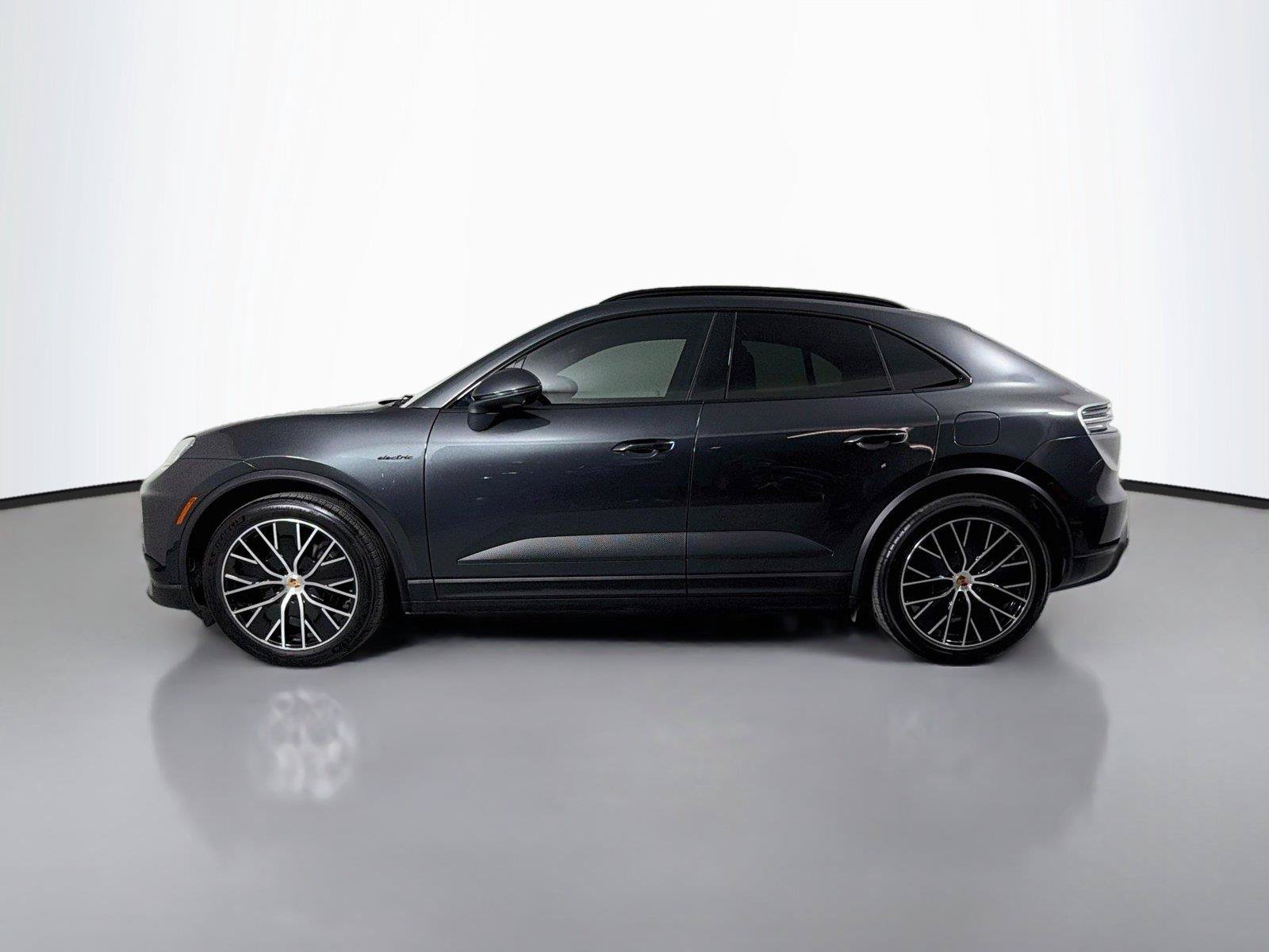 Certified 2026 Porsche Macan Electric RWD image 2
