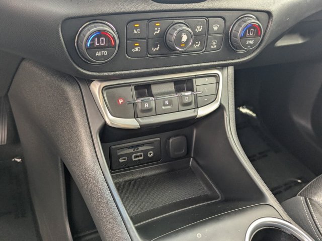 Used 2022 GMC Terrain SLT w/ Tech Package FWD image 25
