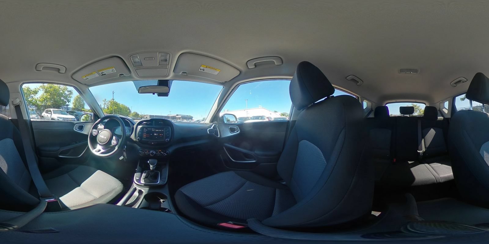 Used 2025 Kia Soul LX w/ LX Technology Package FWD image 37
