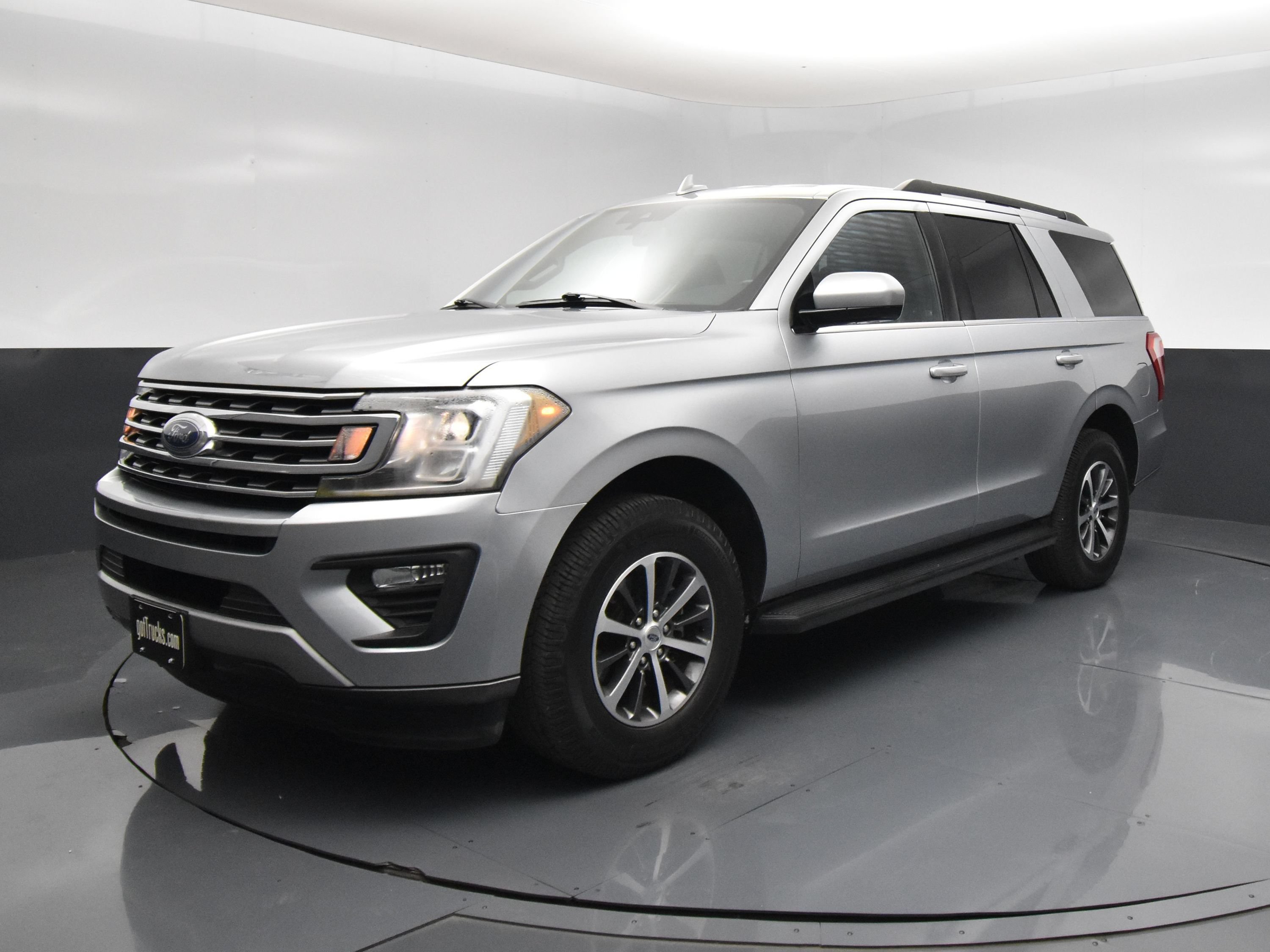 Used 2021 Ford Expedition XLT RWD image 2