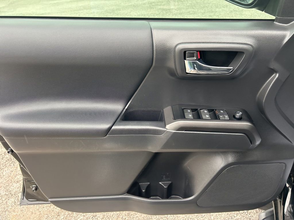 Used 2023 Toyota Tacoma TRD Off-Road w/ Technology Package image 18