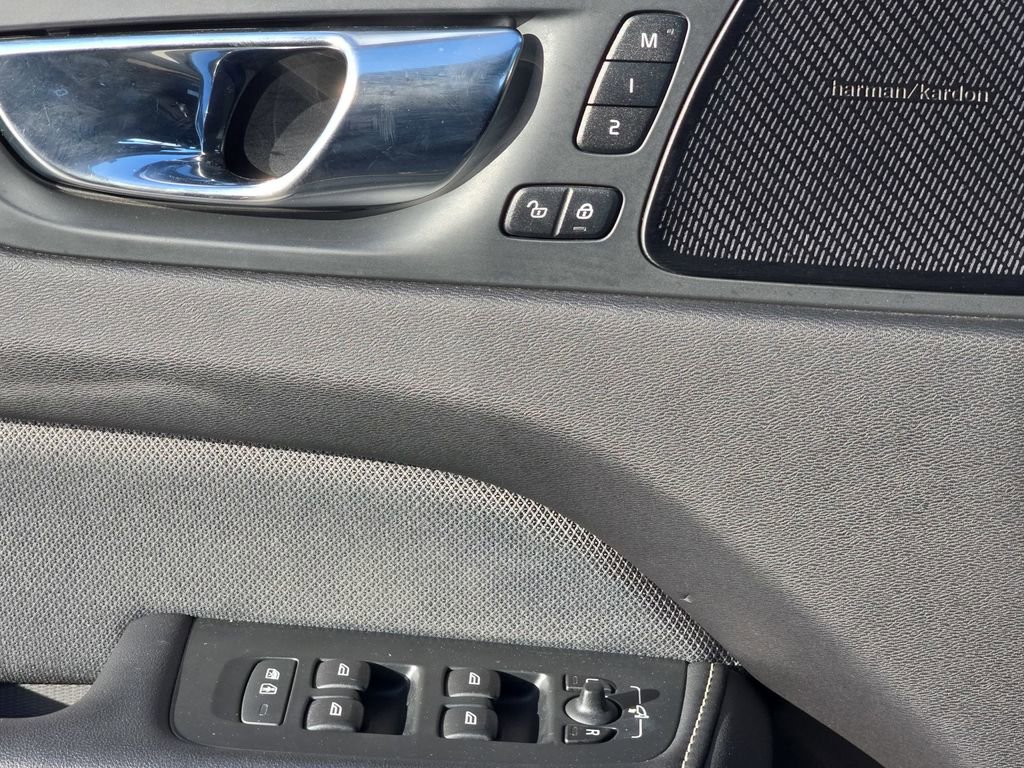 Used 2021 Volvo XC60 T8 R-Design w/ Protection Package Premier image 31