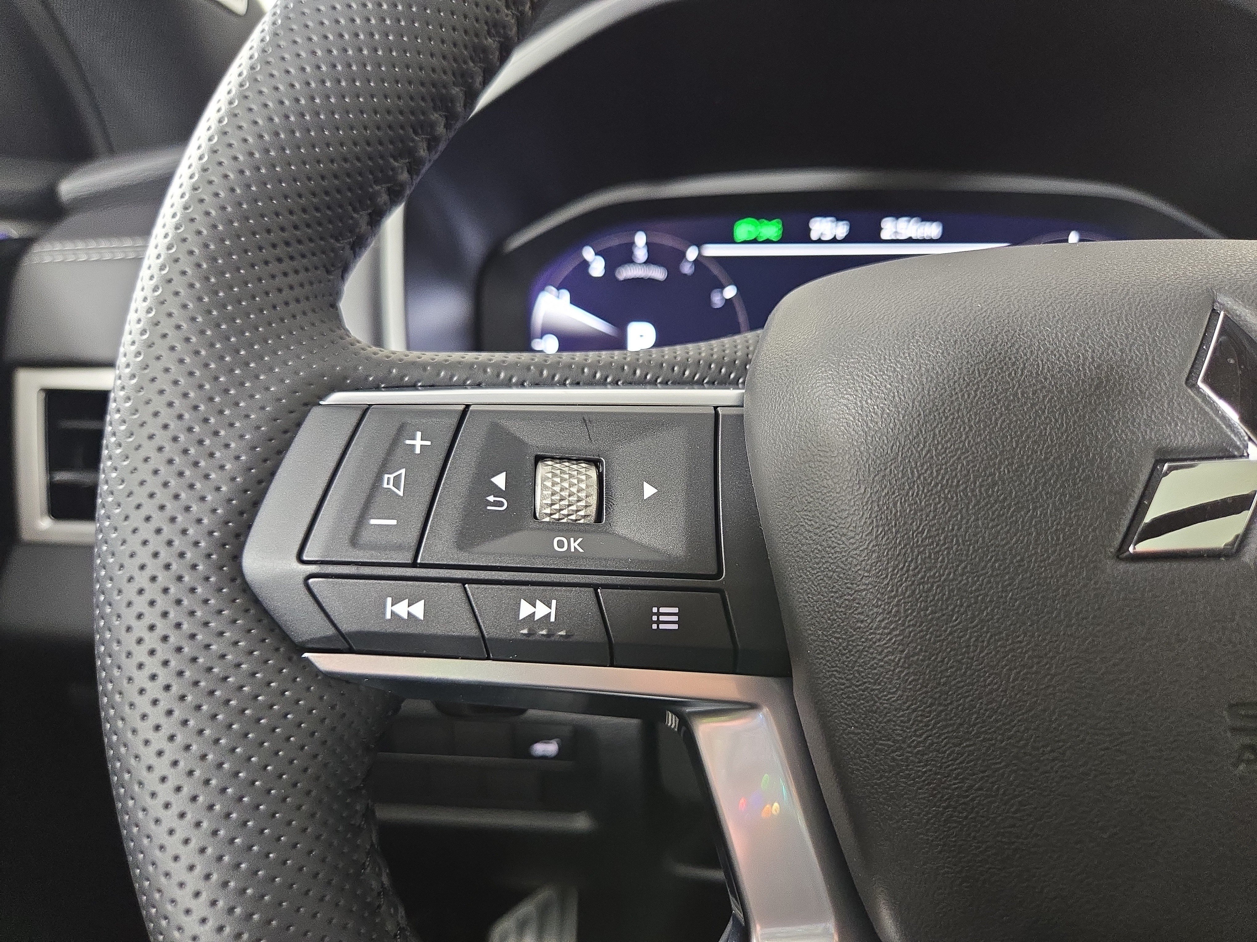 New 2026 Mitsubishi Outlander SEL Black Edition AWD/4WD image 15
