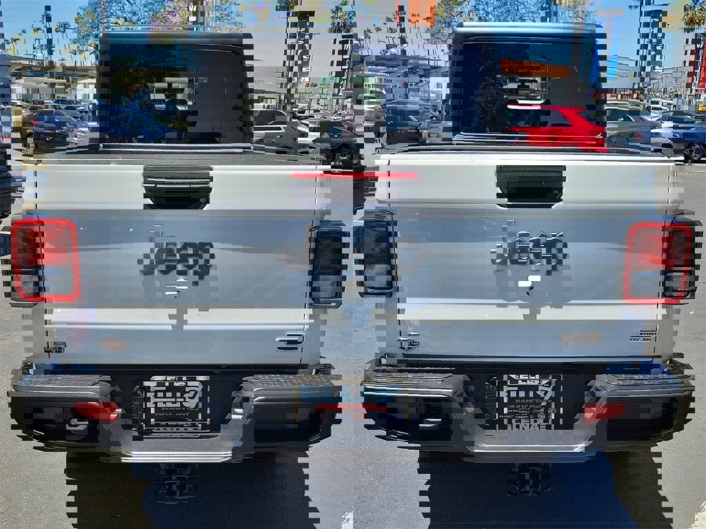 Certified 2022 Jeep Gladiator Overland w/ Trailer Tow Package image 28