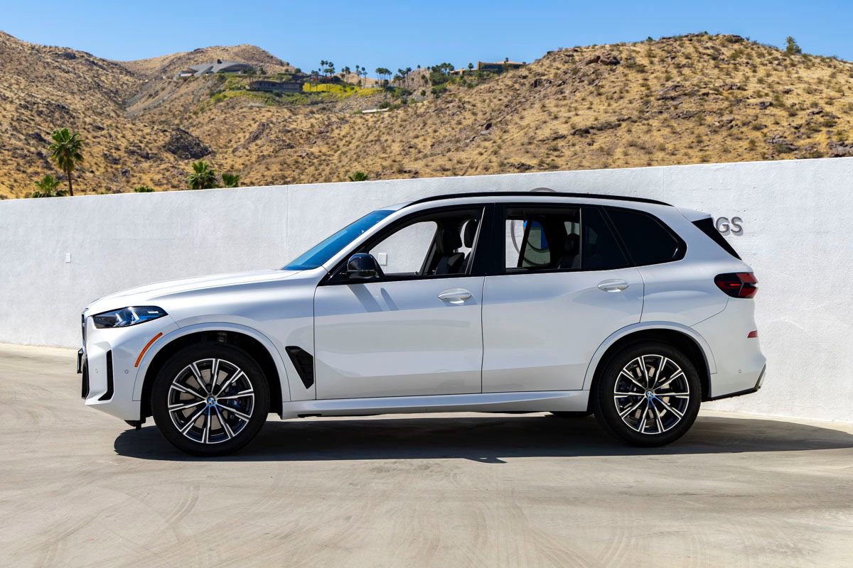 Certified 2024 BMW X5 M60i image 3