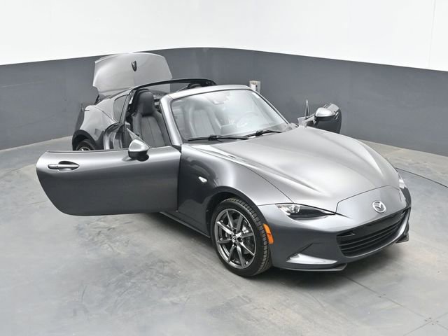 Used 2017 MAZDA MX-5 Miata RF Grand Touring RWD image 44