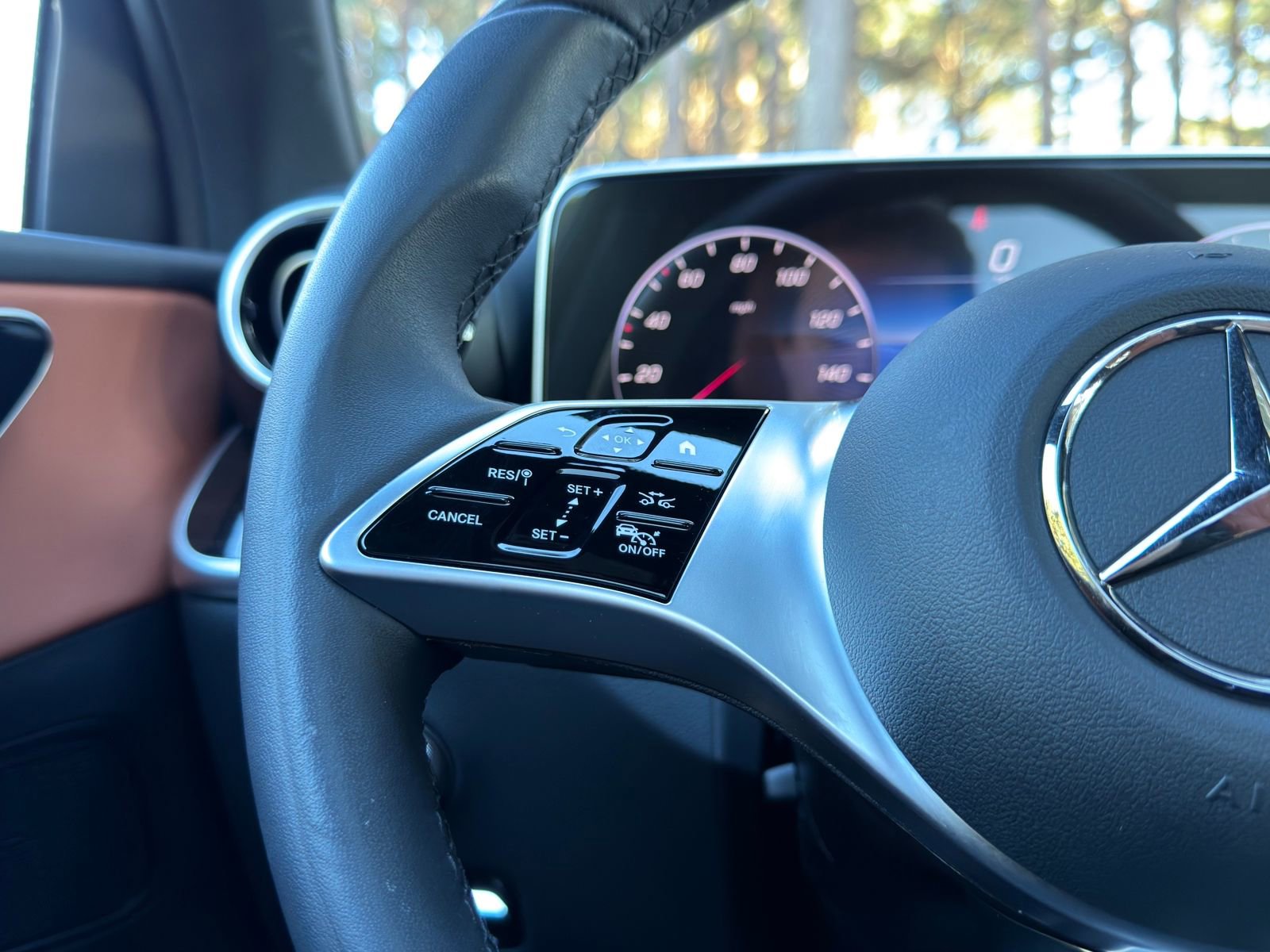 Used 2024 Mercedes-Benz GLC 300 image 22