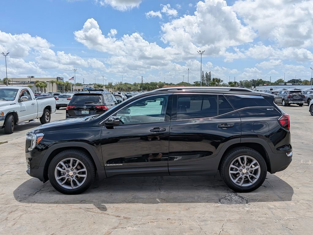 Used 2024 GMC Terrain SLT FWD image 5
