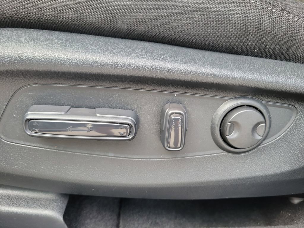 Used 2025 Honda CR-V EX image 17