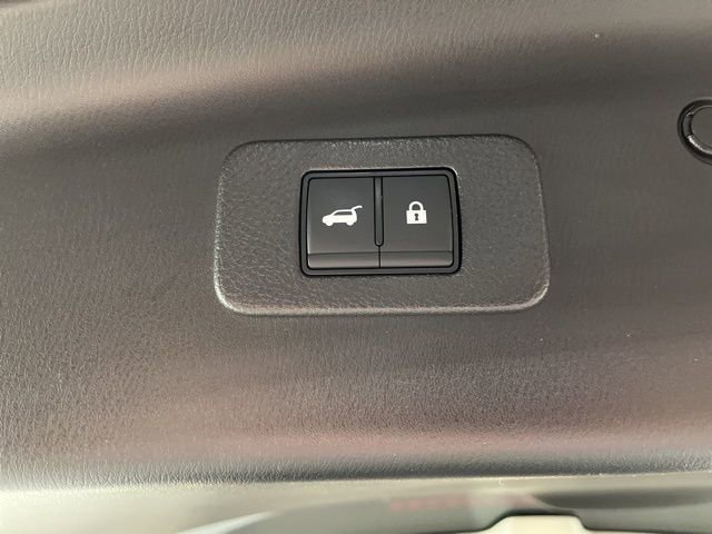 Used 2024 Nissan Armada Platinum w/ Captain's Chairs Package image 56