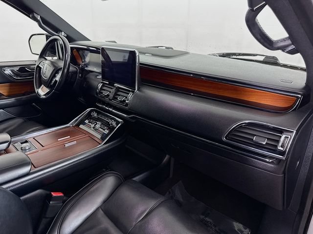 Used 2018 Lincoln Navigator L Select RWD image 33