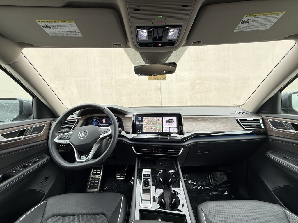 Used 2025 Volkswagen Atlas SEL Premium R-Line image 5