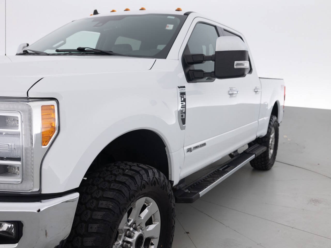 Used 2019 Ford F250 Lariat w/ Lariat Ultimate Package AWD/4WD image 12
