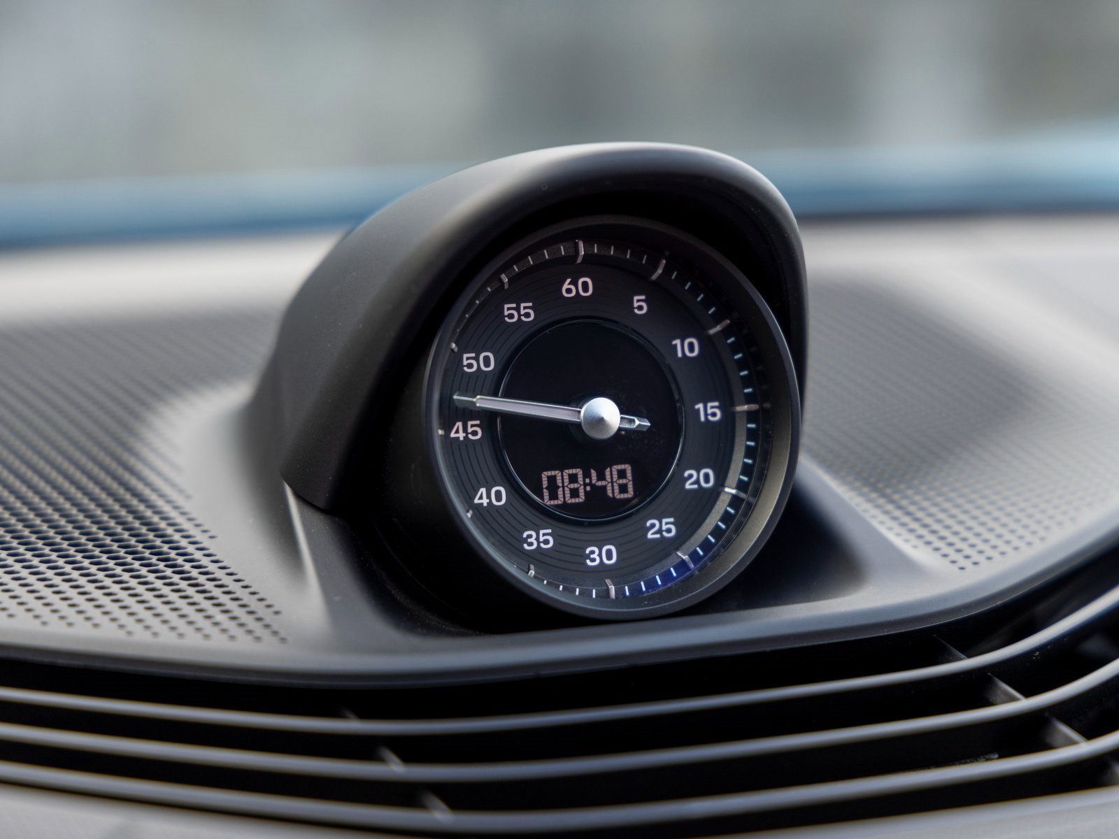 Certified 2024 Porsche Taycan 4 Cross Turismo image 30