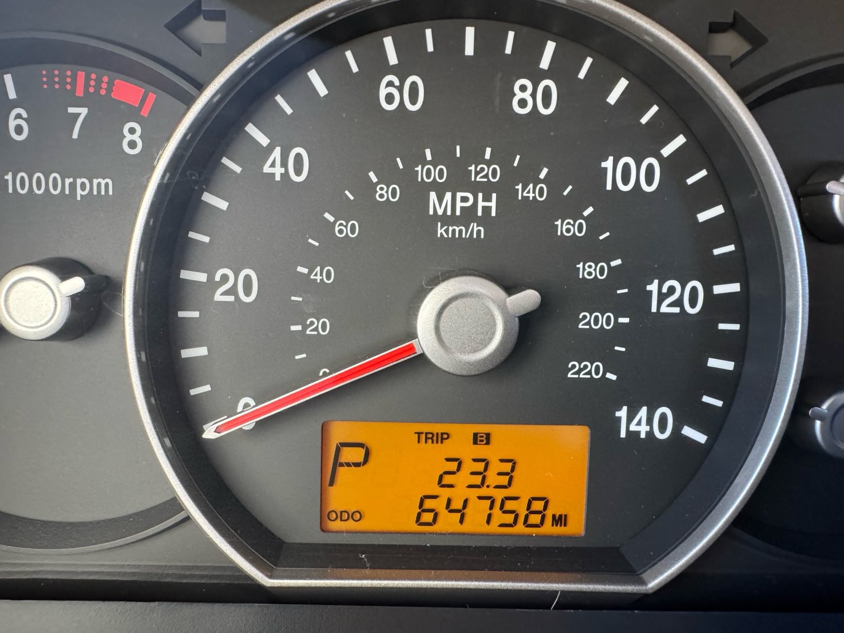 Used 2008 Kia Rondo LX FWD image 12
