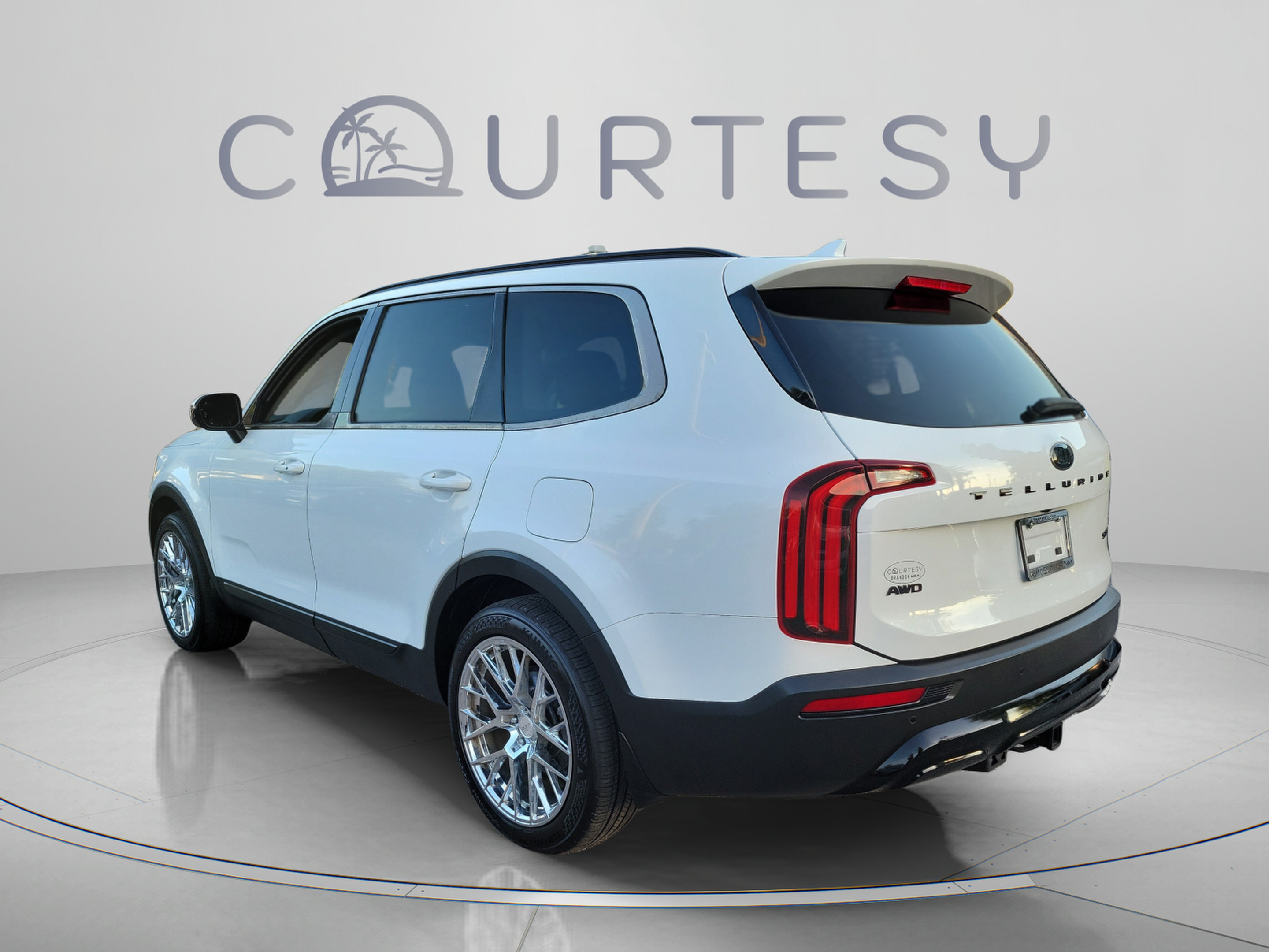 Certified 2021 Kia Telluride SX w/ Nightfall Edition Package AWD/4WD image 2