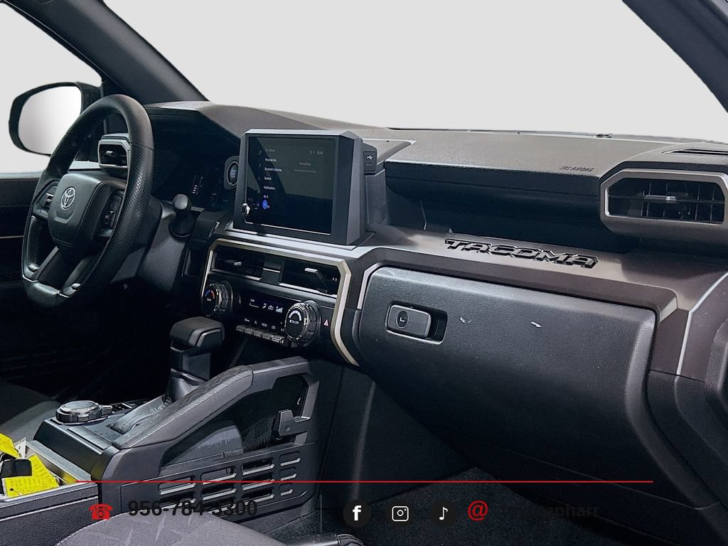 Used 2025 Toyota Tacoma SR5 AWD/4WD image 25