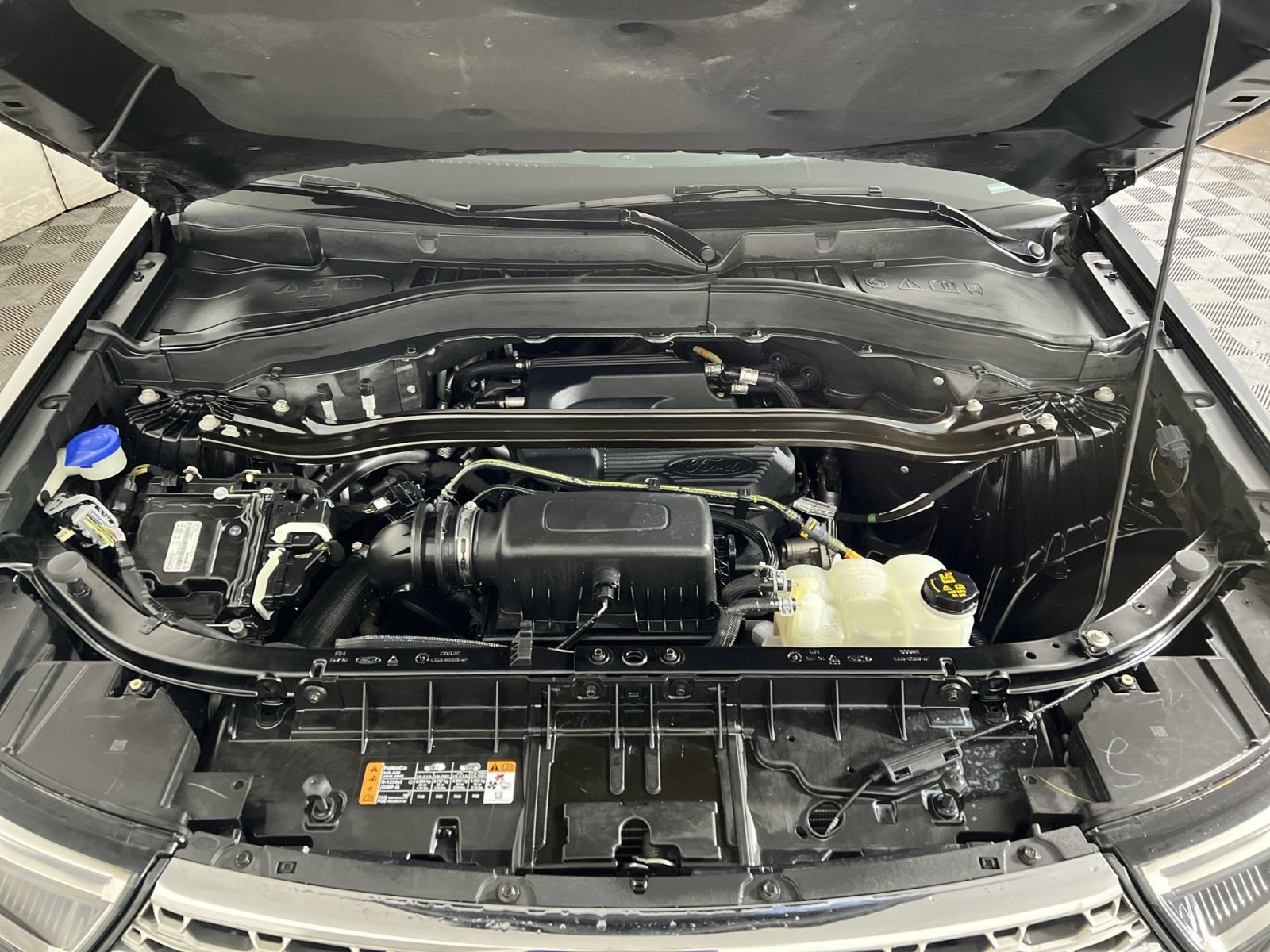 Used 2020 Ford Explorer Limited AWD/4WD image 28