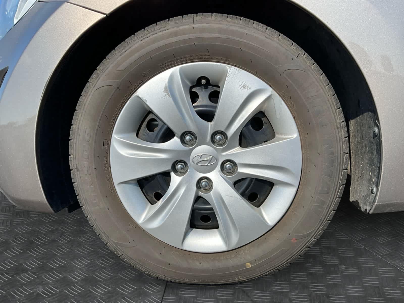 Used 2016 Hyundai Elantra SE FWD image 14