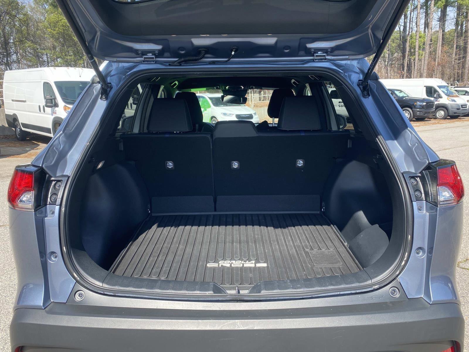 Used 2024 Toyota Corolla Cross SE image 7