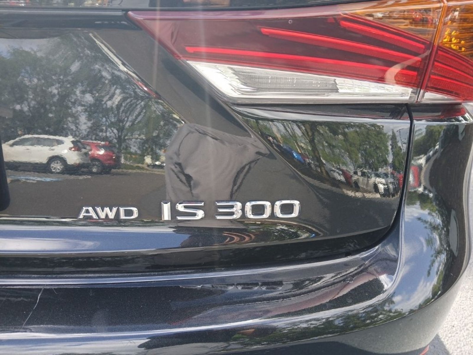 Used 2018 Lexus IS 300 AWD w/ Comfort Package image 6
