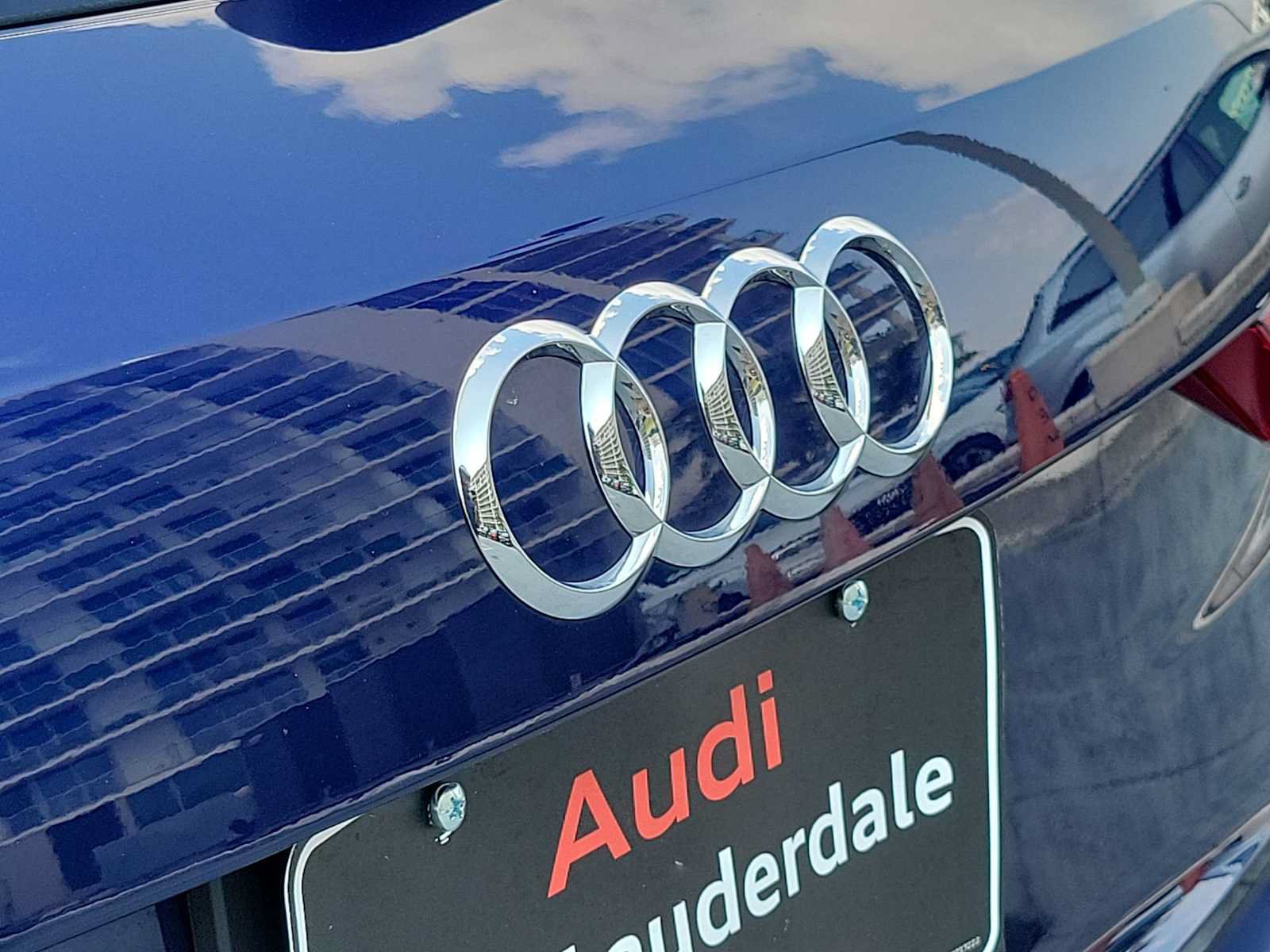 Certified 2025 Audi Q3 2.0T Premium AWD/4WD image 10