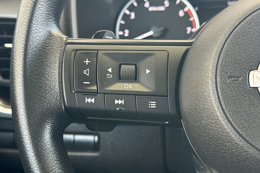 Used 2024 Nissan Rogue SV AWD/4WD image 27