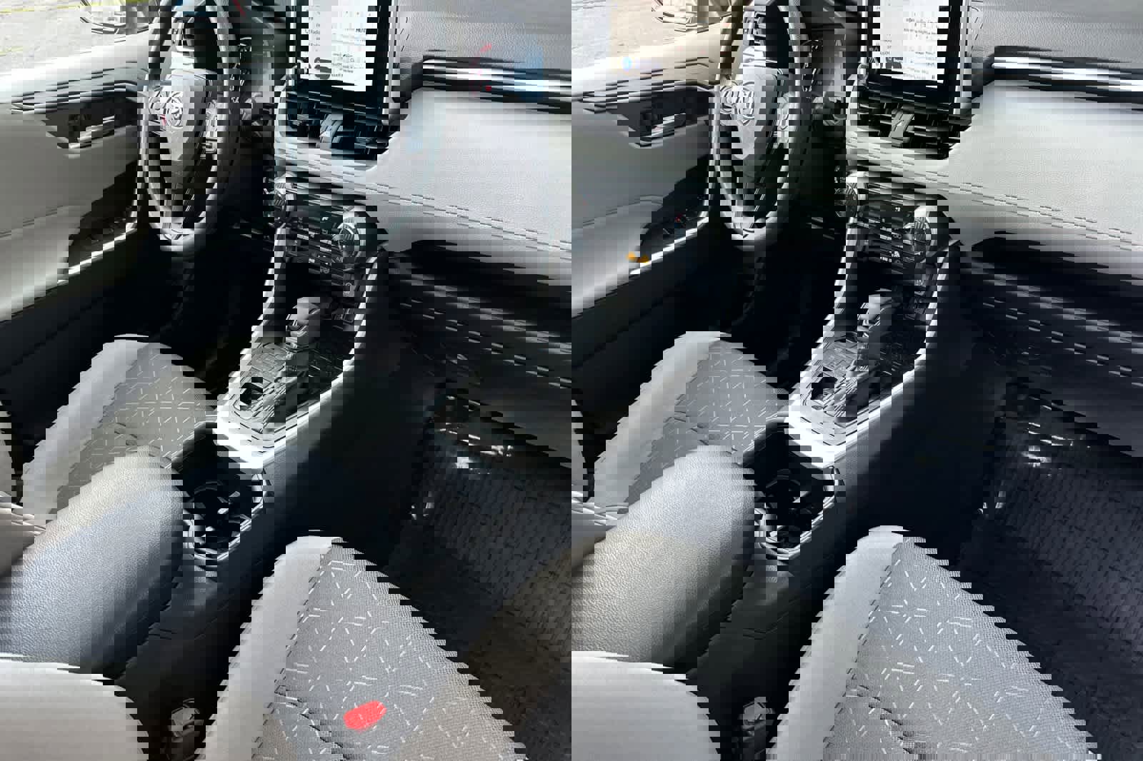 Used 2025 Toyota RAV4 XLE w/ Convenience Package image 16