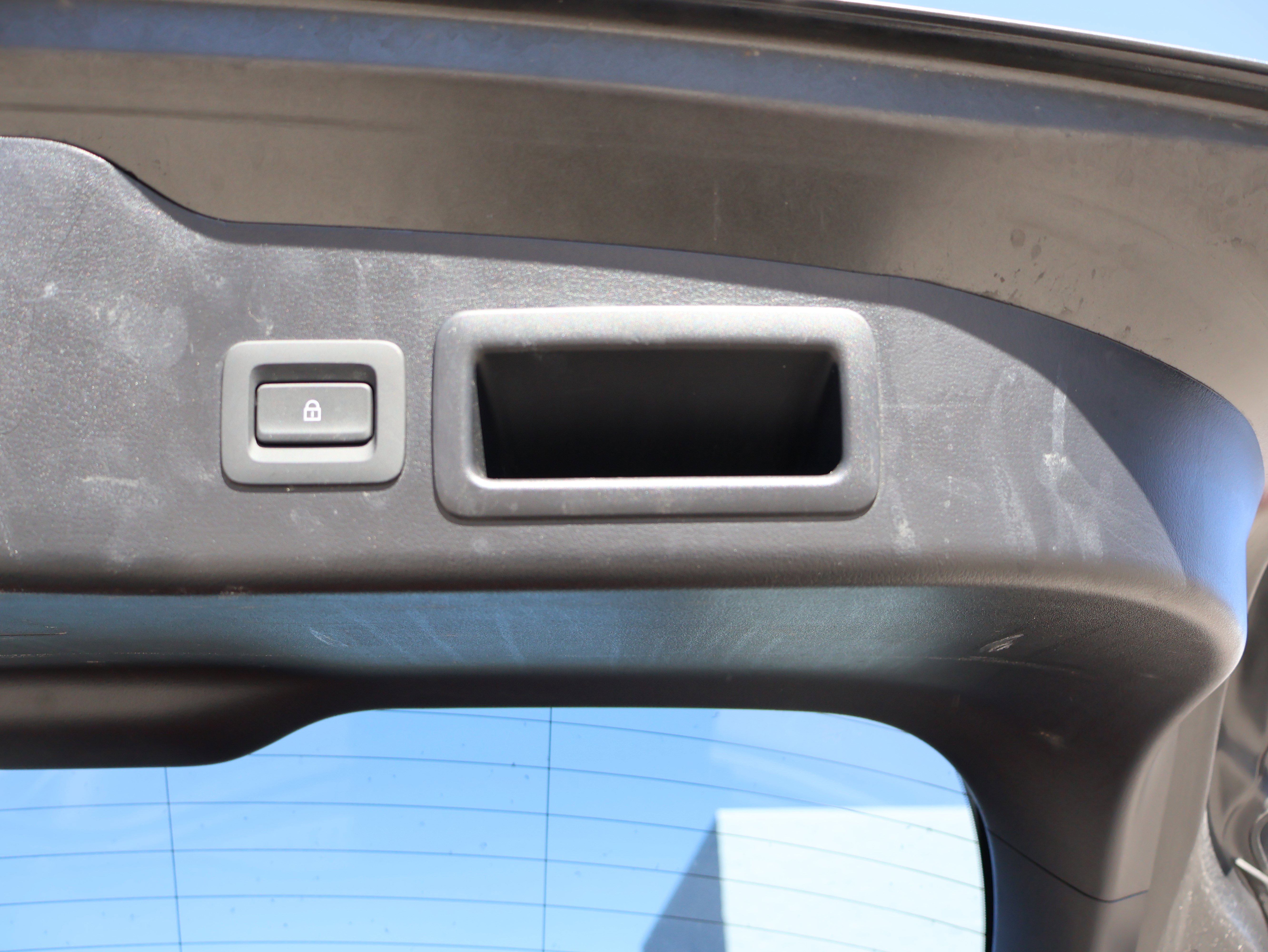 Used 2023 MAZDA MAZDA3 s image 19