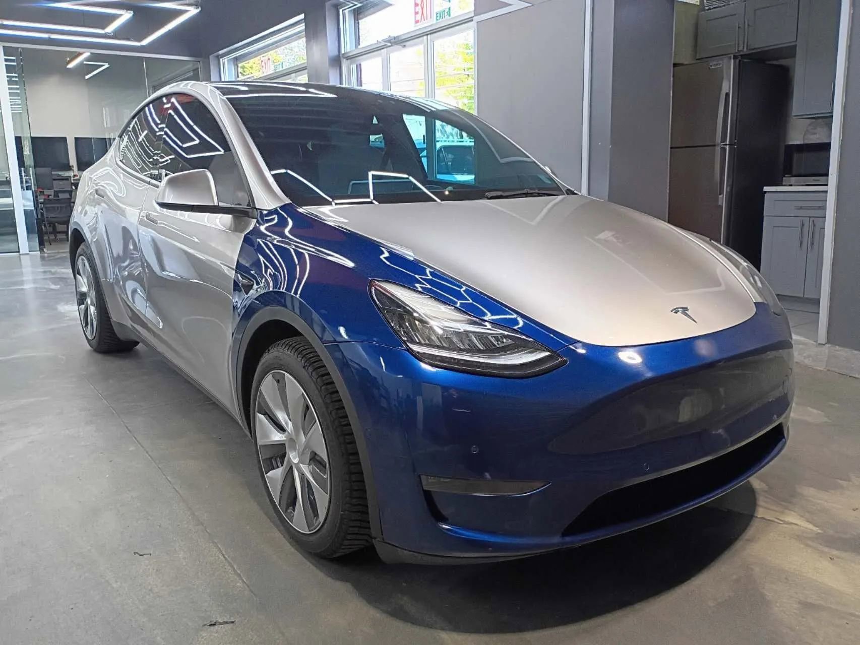 Used 2022 Tesla Model Y Long Range AWD/4WD image 4