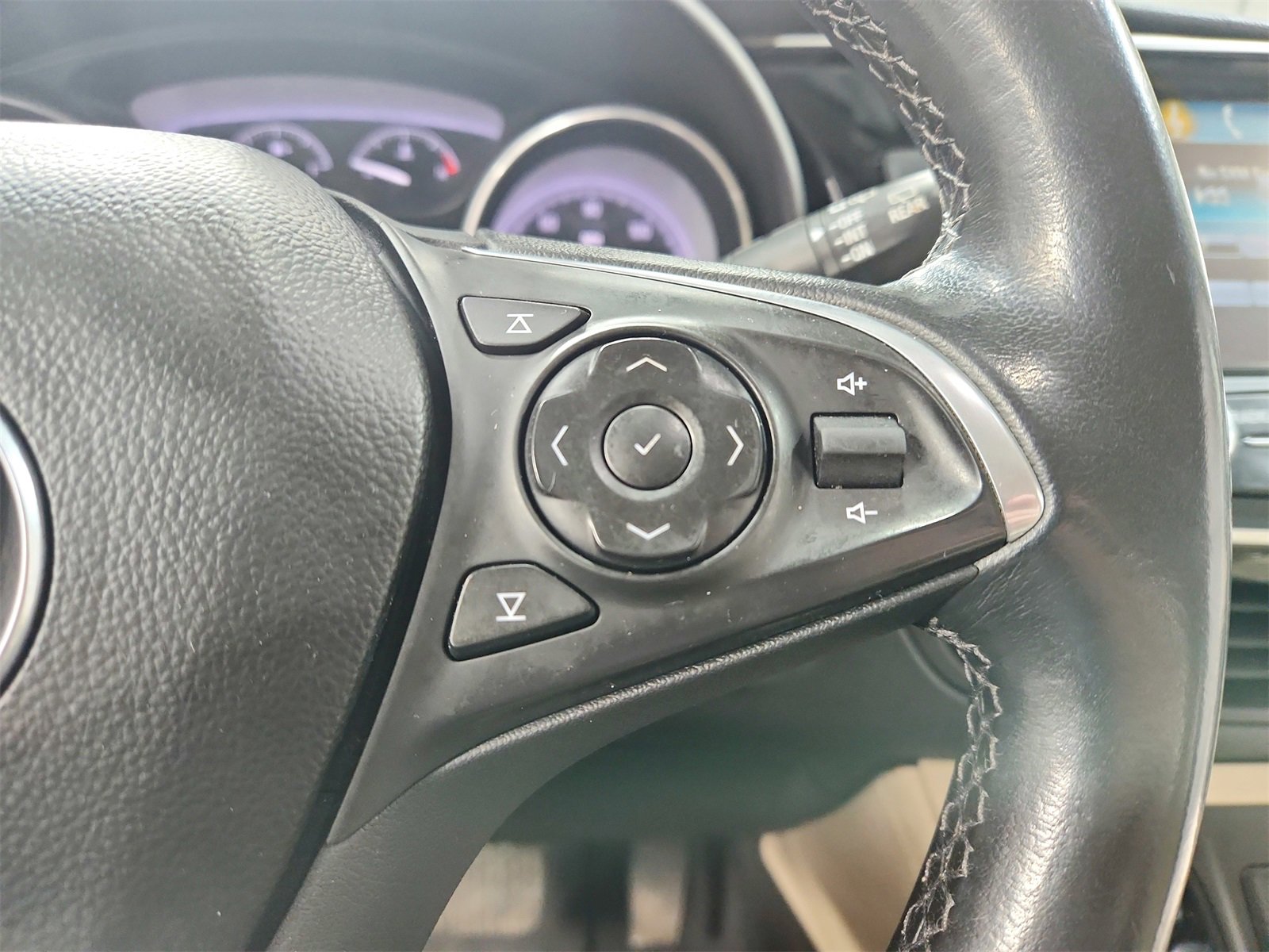 Used 2020 Buick Envision Preferred image 23