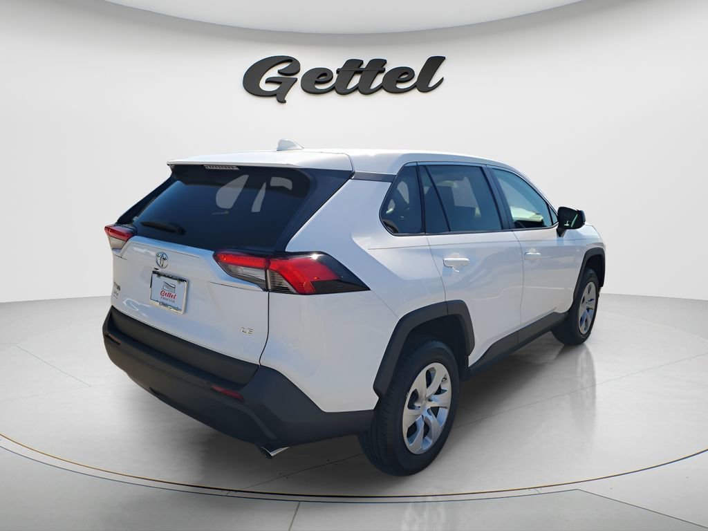 Used 2024 Toyota RAV4 LE image 5